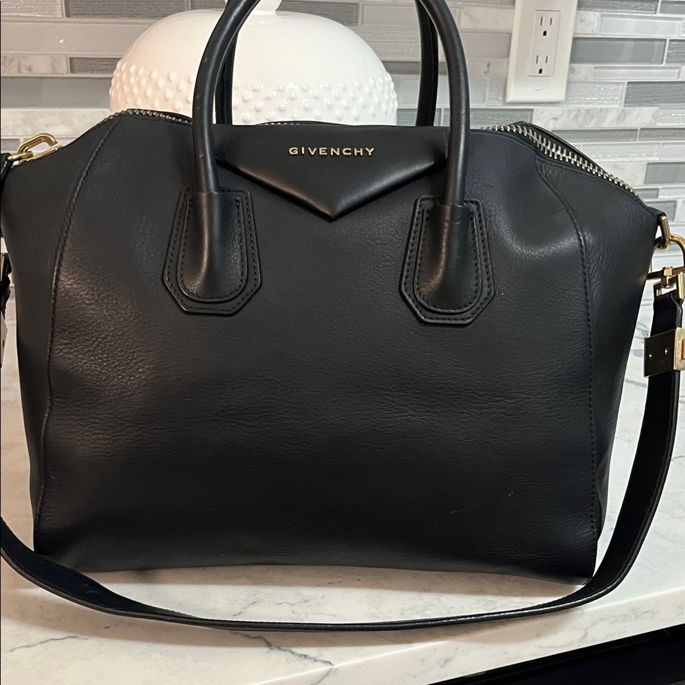 Givenchy Antigona Black Leather Satchel - Medium